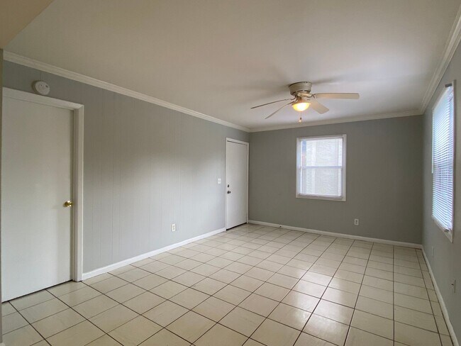 Building Photo - 1BD/1BA Apartment off Curry Ford in Henley...