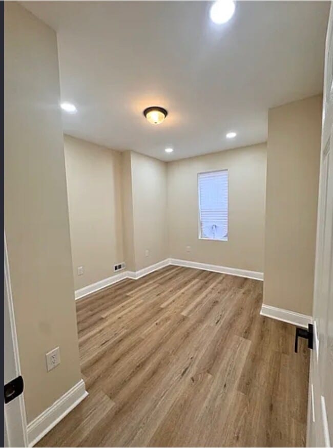 Building Photo - 5751 Walton Ave