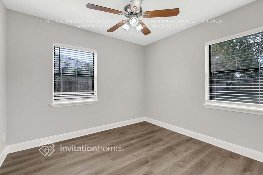 Building Photo - 5750 Cedar Forest Dr N