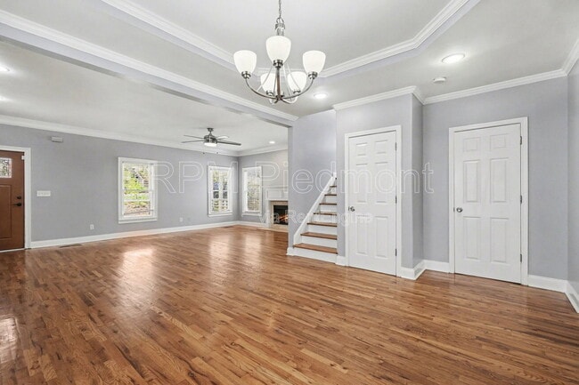 Building Photo - 1034 Hubbard St SW