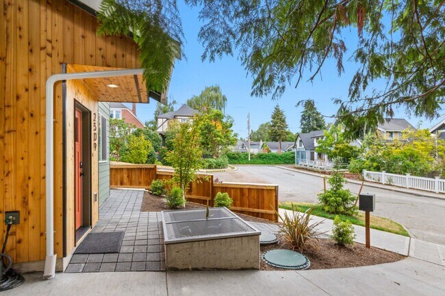 Building Photo - 2bd/1.75ba Seattle Home