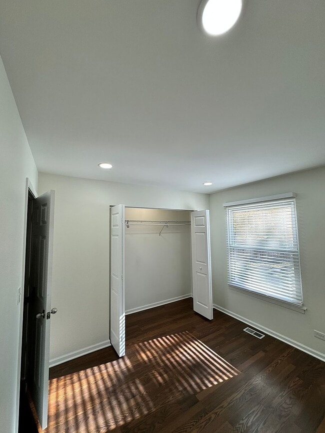 Building Photo - 1940 Navarone Dr