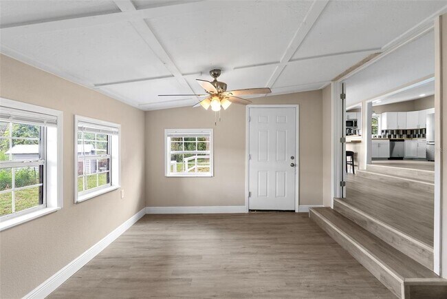 Building Photo - 15375 SE 64th Pl