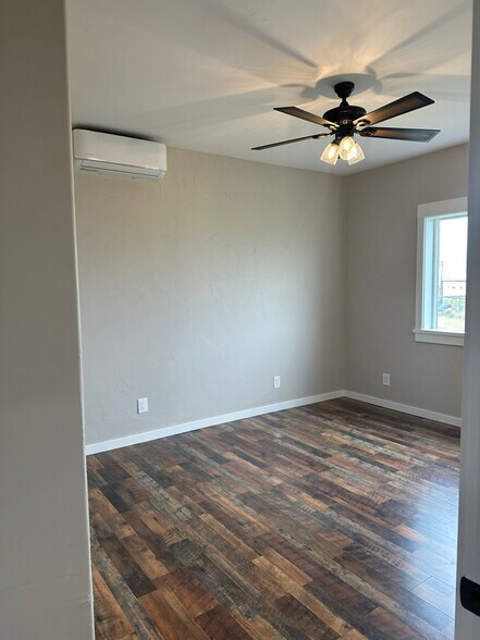 Building Photo - 151 Equestrian Ln