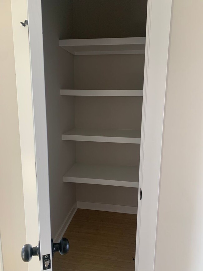 Building Photo - 5406-08 BRESSLER Dr