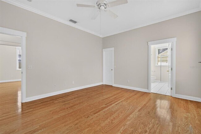 Building Photo - 6827 S Trask St