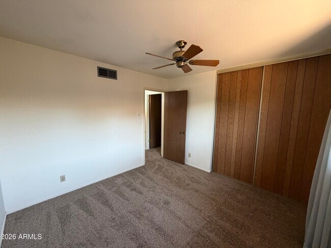 Building Photo - 1536 E Gemini Dr
