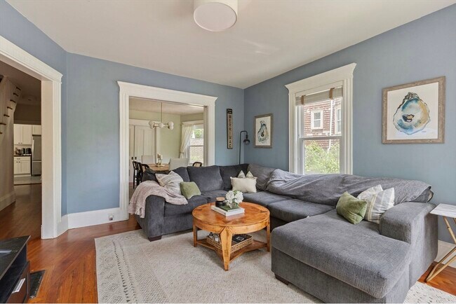 Building Photo - 39 Mellen St