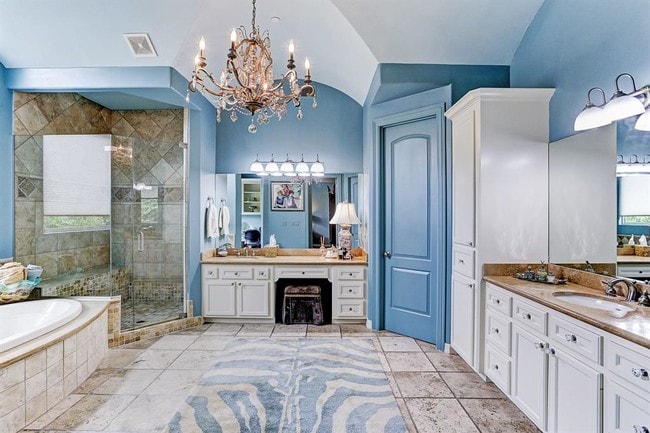 Building Photo - 100 S Creekside Ct