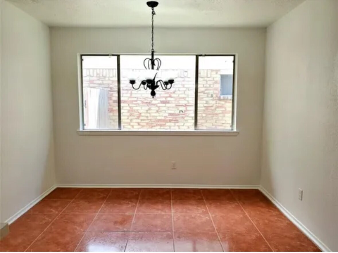 Dining Area - 11918 Loveland Pass Dr