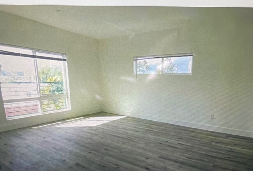 Building Photo - 5653 Fair Ave