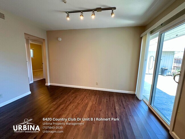 Building Photo - 6420 Country Club Dr