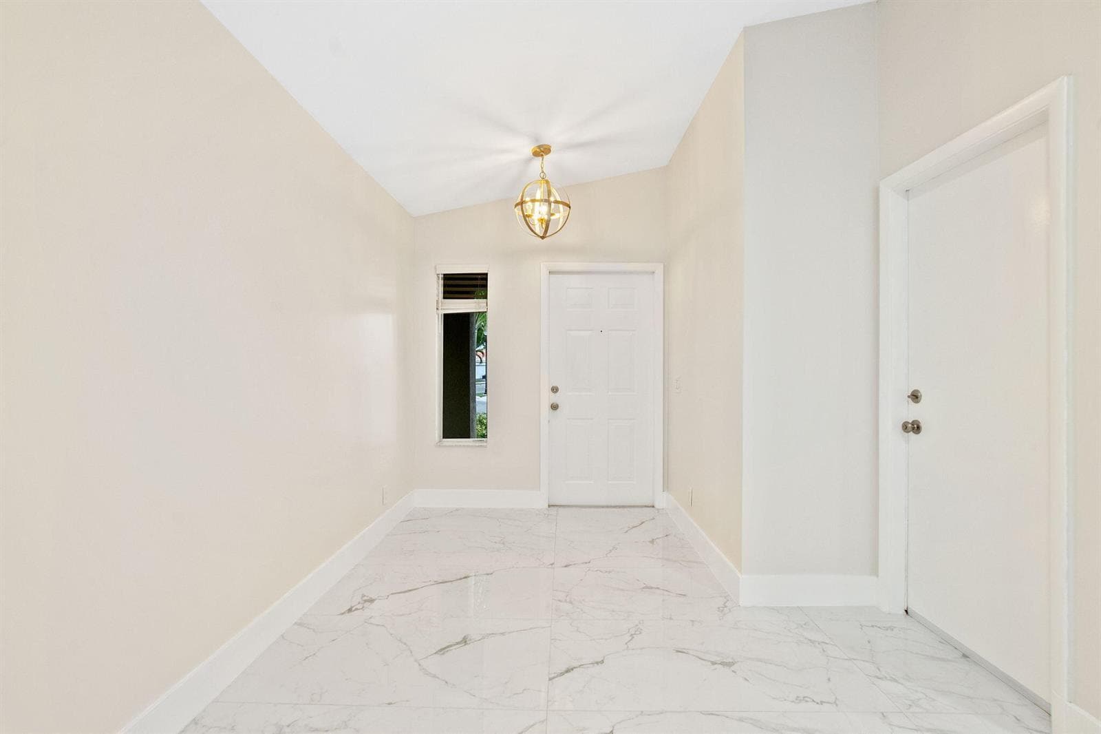 Building Photo - 4498 Dogwood Cir