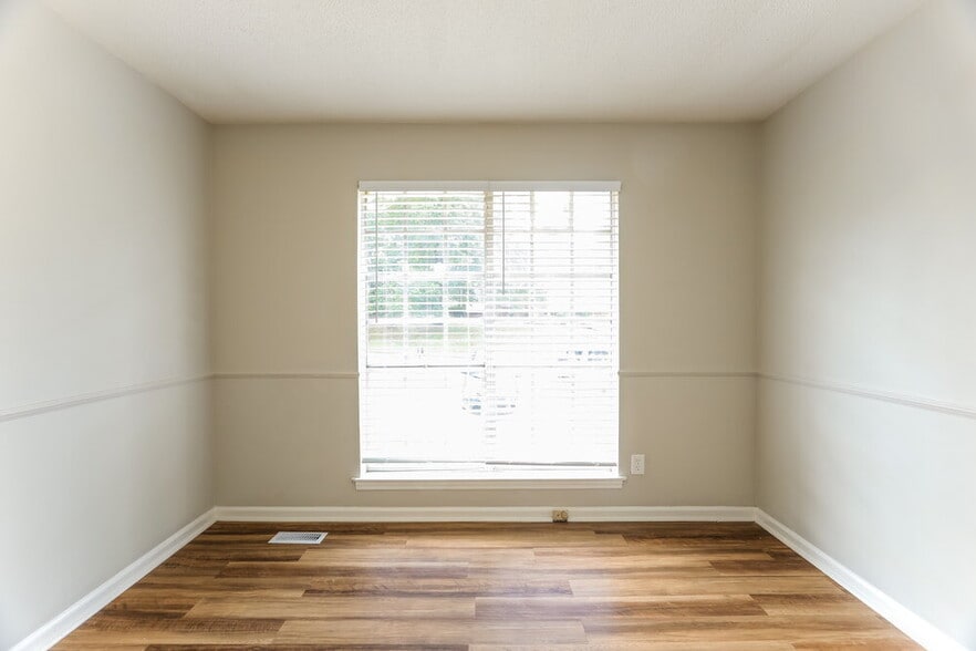 Building Photo - 1632 Maralyn Dr