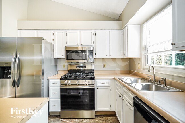 Building Photo - 1408 Ginseng Dr