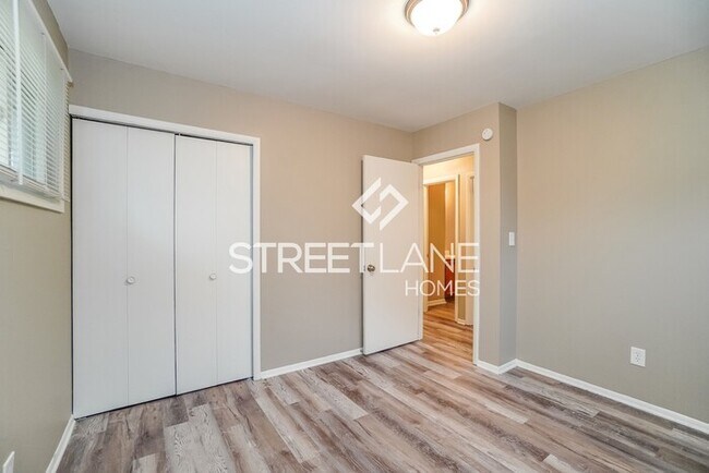 Building Photo - Charming 3 Bedroom in Columbus!