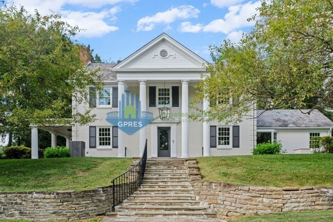 Building Photo - Elegant Fox Chapel 4-Bedroom, 3.5-Bath Home