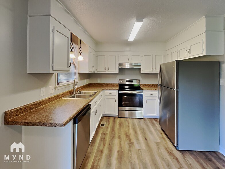 Building Photo - 4317 Freeport Dr