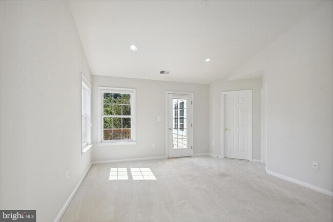 Building Photo - 47581 Royal Burnham Terrace