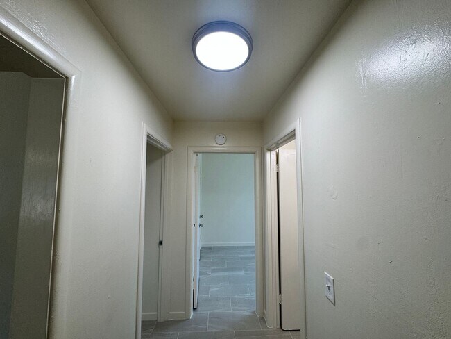 Building Photo - 1056 Pajaro St