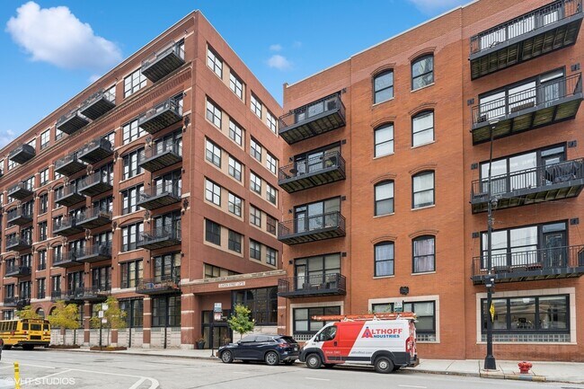 Primary Photo - 226 N Clinton St