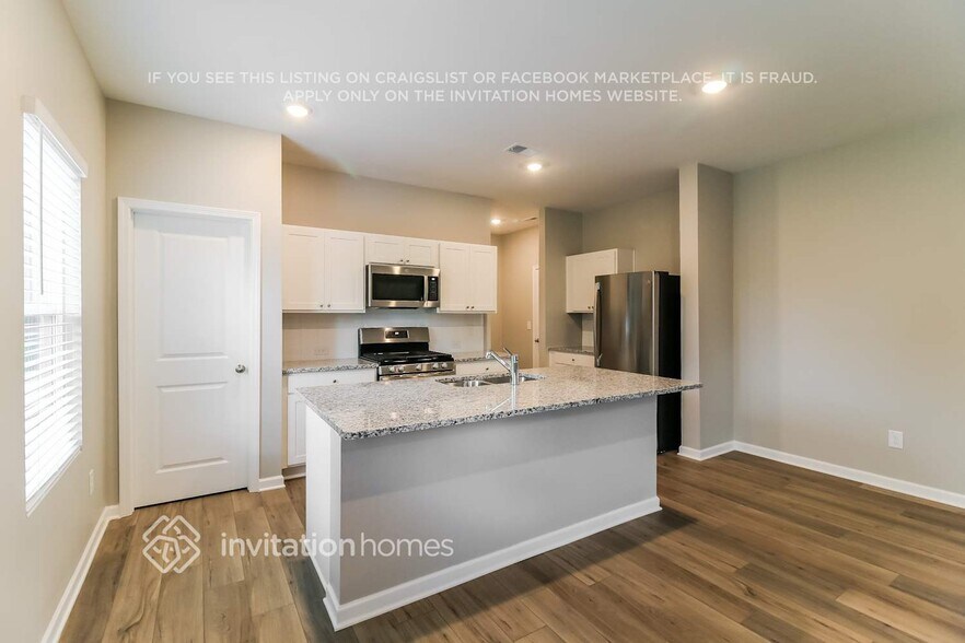 Building Photo - 2084 Boxwood Cir