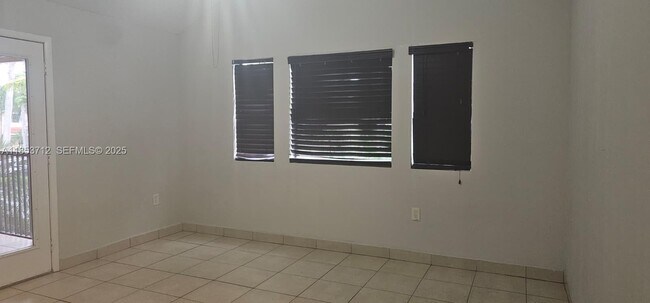 Building Photo - 15661 SW 104th Terrace