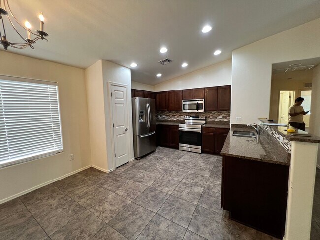 Building Photo - 4137 E Shadow Branch Dr