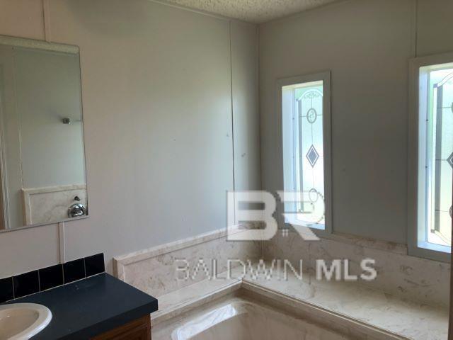 Building Photo - 210 Swallow Cir