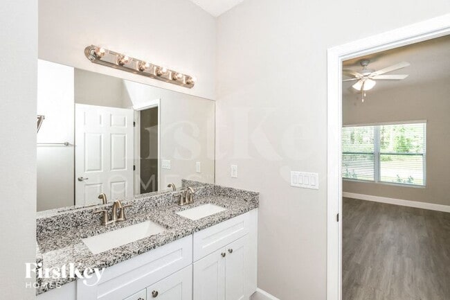 Building Photo - 1340 Cogan Dr