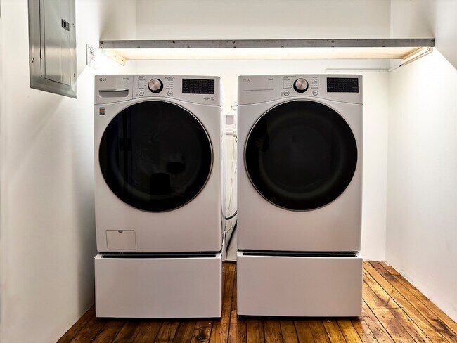 Building Photo - 520 State Rd