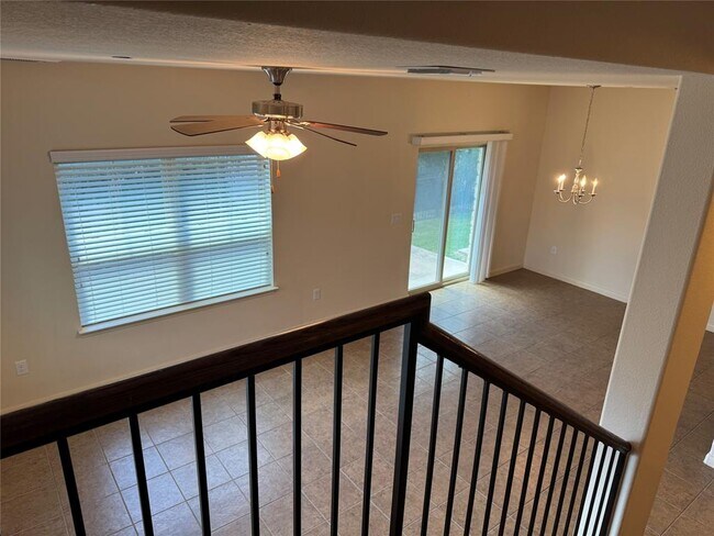 Building Photo - 1620 Bryant Dr