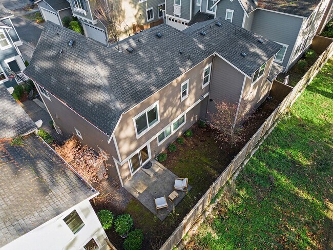 Building Photo - 18726 43rd Dr SE