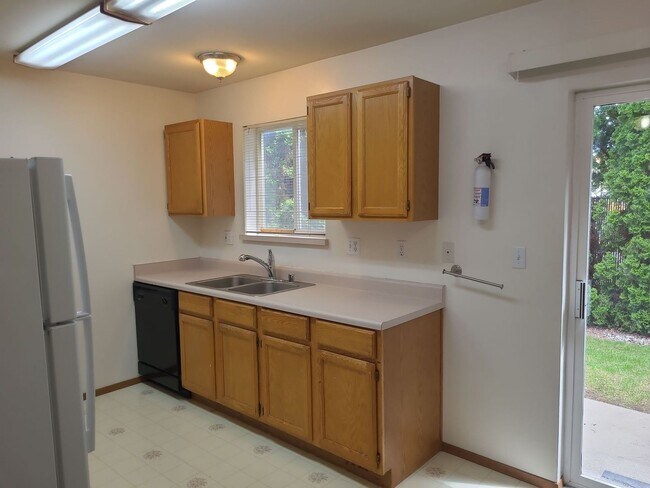 Building Photo - 1309-1311 Shaker Pl