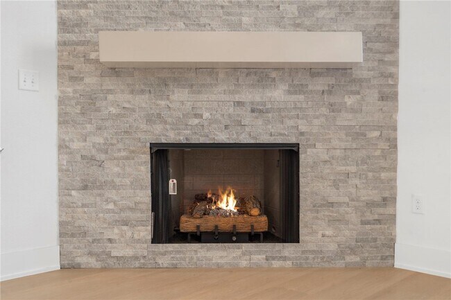 Building Photo - 6902 SW Basswood Ave