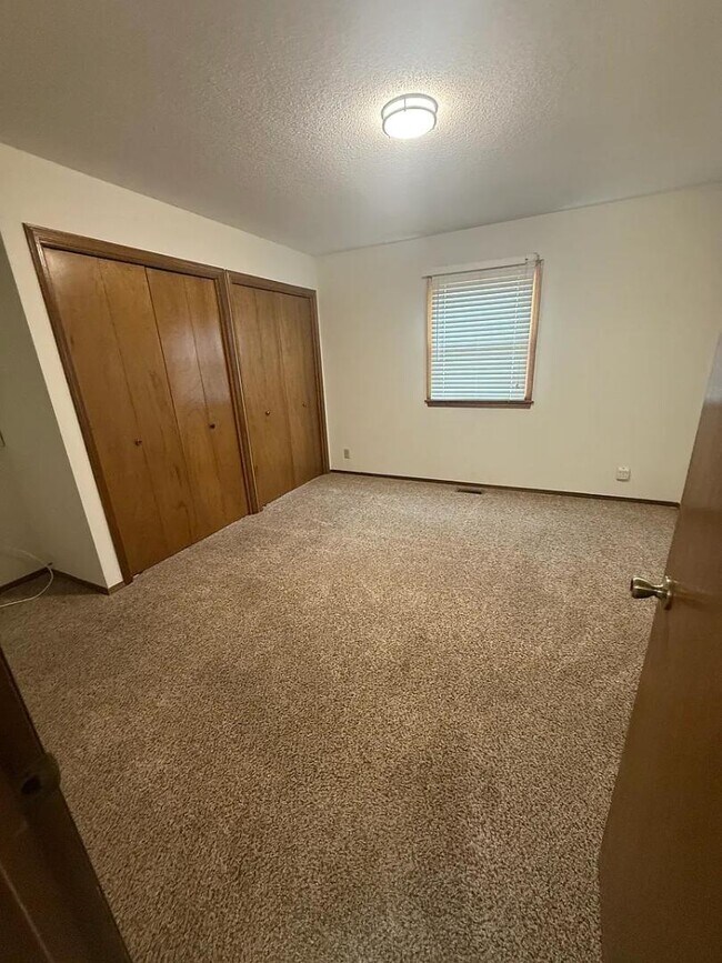 Building Photo - 5436 S Stoneborough Ct