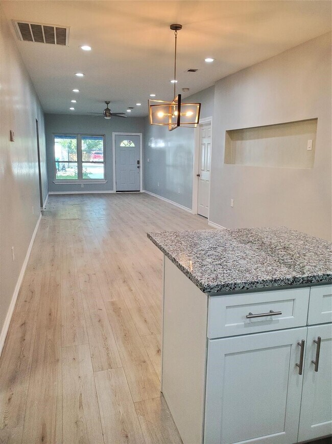 Building Photo - 6815 Sidney St