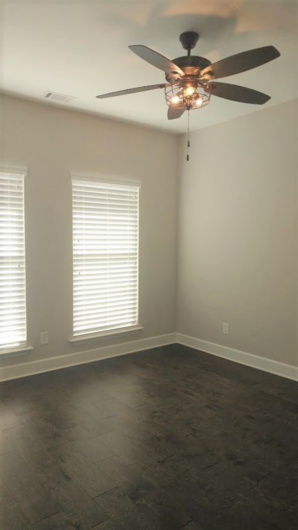 Building Photo - Beautiful 3 Bed 2 Bath Home in Nolensville - With Screened in Back Porch