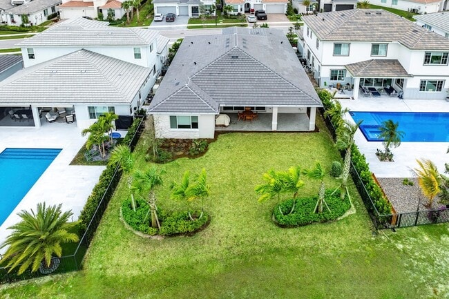 Building Photo - 12272 Waterstone Cir