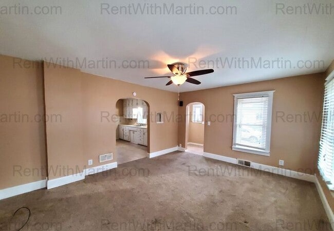 Building Photo - 201 2nd St