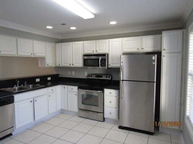 Building Photo - 4128 Horseshoe Rd N