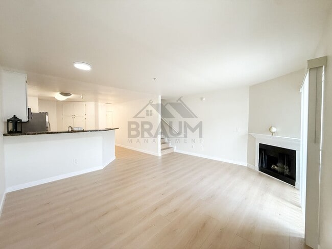 Building Photo - 7323 Winnetka Ave