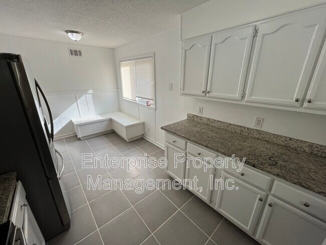 Building Photo - 6243 Brightwood Cove