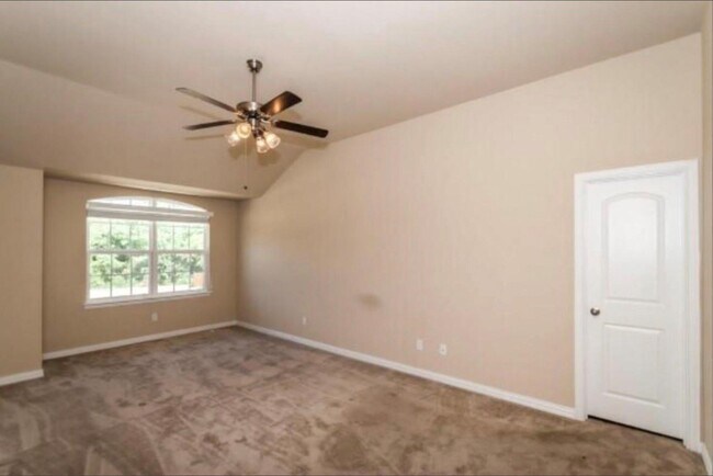 Building Photo - 250 Barrington Ln