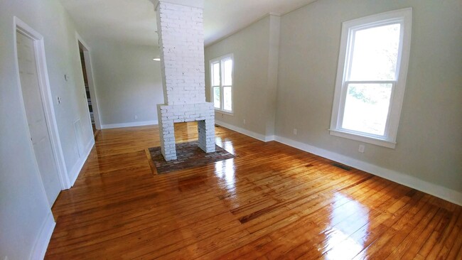 Building Photo - 1515 Grainger Ave