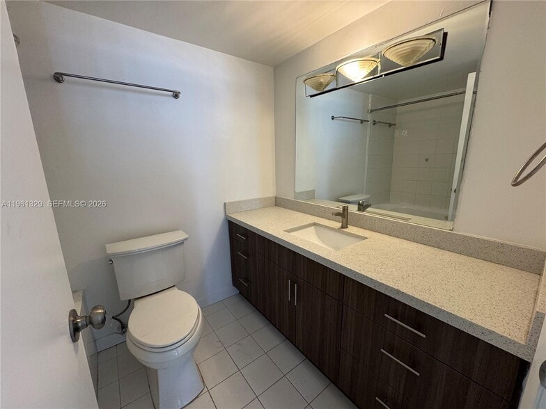 Building Photo - 18041 Biscayne Blvd