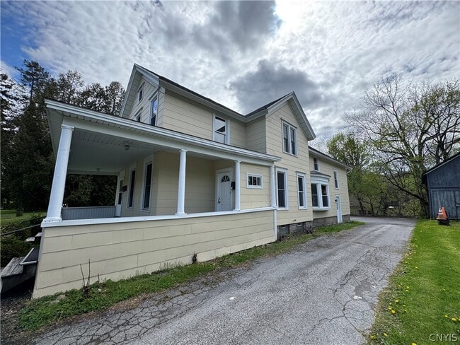 Building Photo - 1714 Valley Dr
