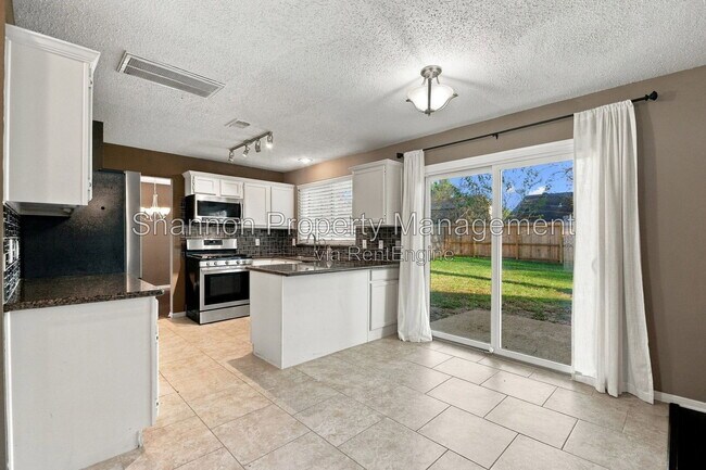 Building Photo - 21218 Park Willow Dr