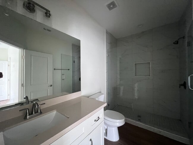 Building Photo - SUPER LOW PRICED - 2bed/2bath Apartment in Edinburg. Don't Miss Out!