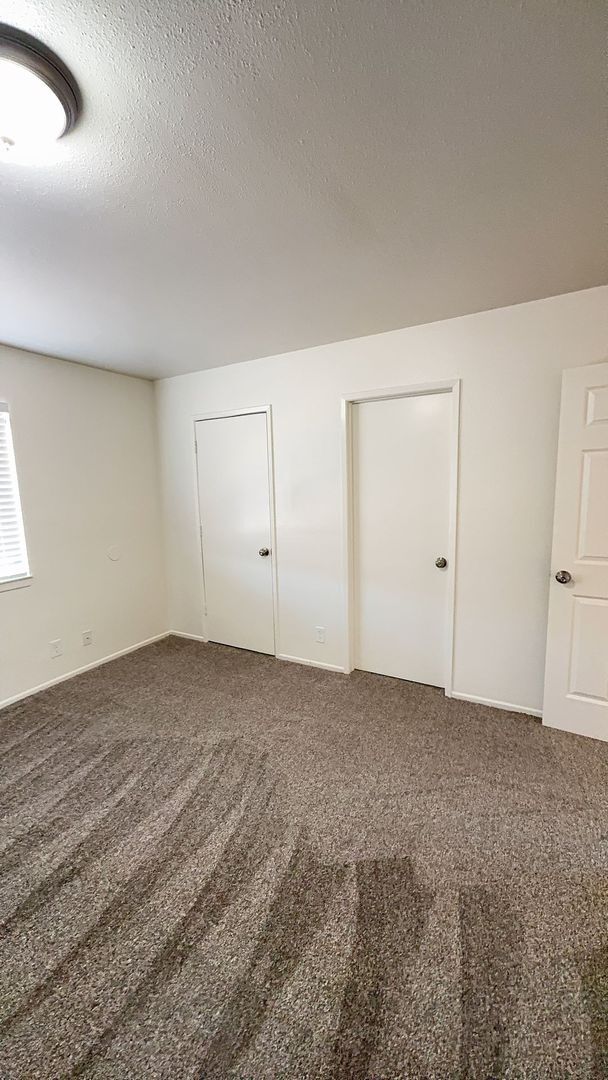 Building Photo - NEWLY UPDATED APPLE VALLEY HOME